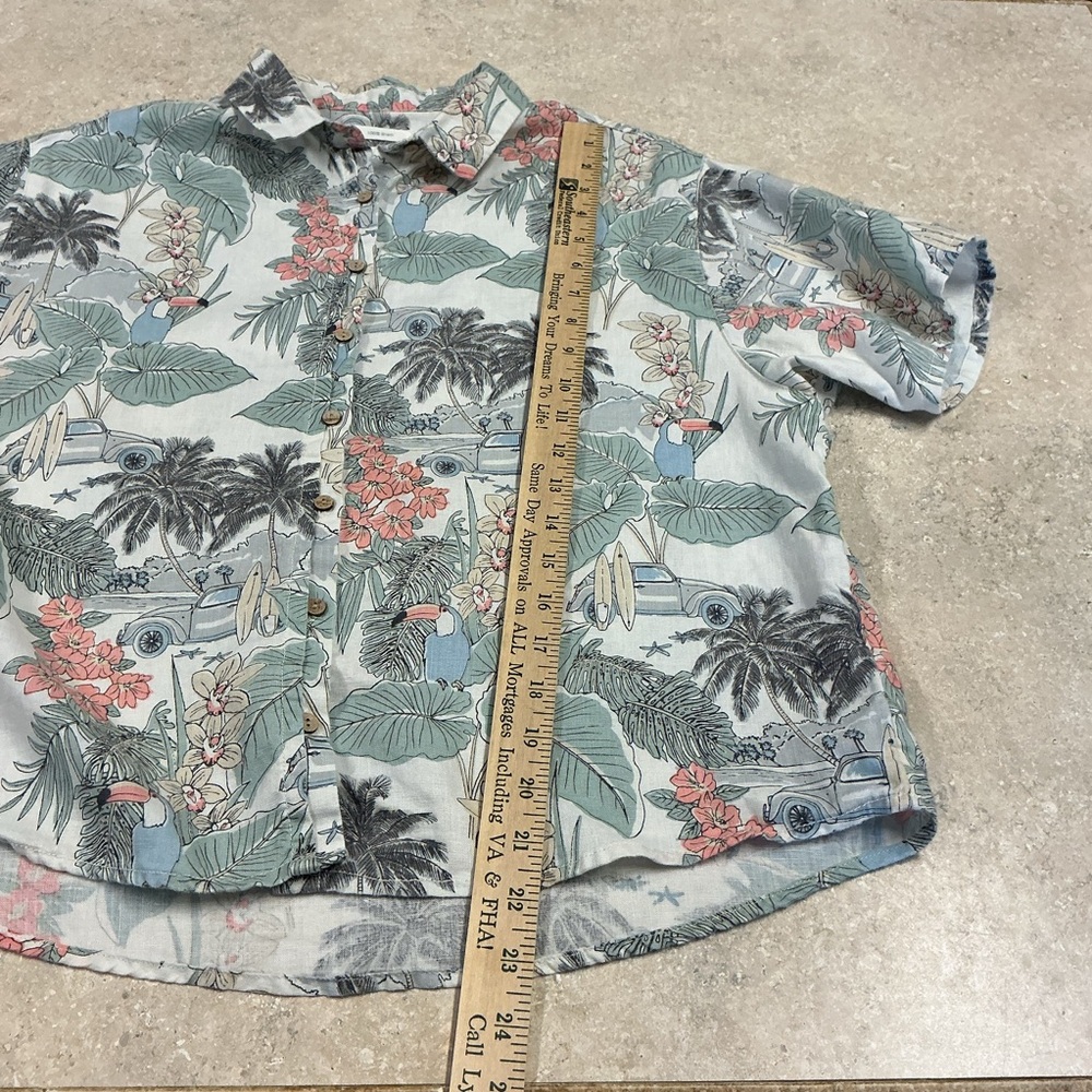 C&C California 100% Linen SZ M Tropical Floral Bird Button Up Top Vacation Beach - Picture 6 of 7